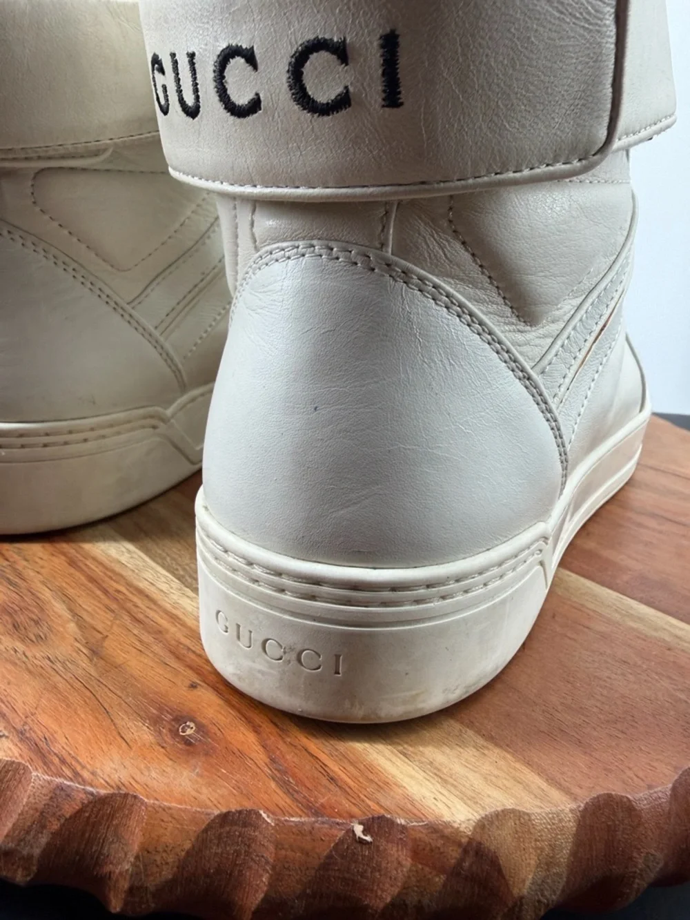 Gucci Mens Great White‎ High Top Sneakers sz 9.5 off white lace up strap 386738